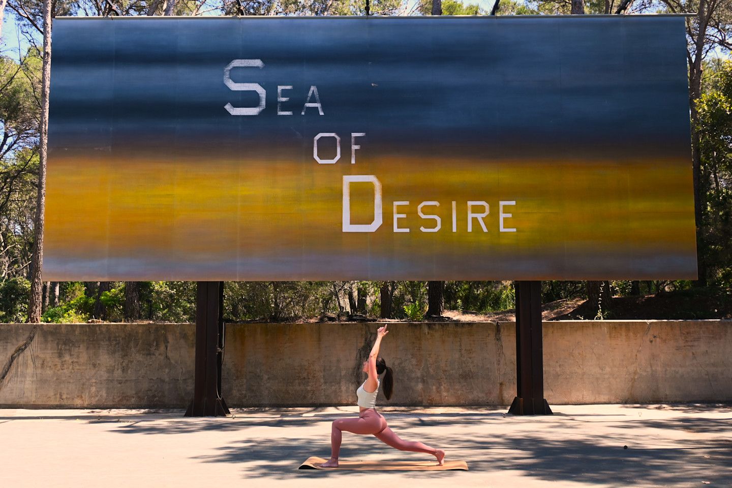 Oeuvre: Ed Ruscha, Sea of Desire, 2018, Collection Carmignac © Ed Ruscha / Photographie: ©Faustine Letellier